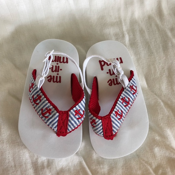 Anchor Flip Flops - size 2 - Picture 2 of 4